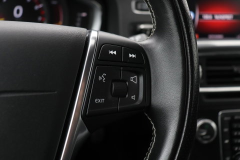 Volvo V60 T4 Business Sport R-Design | Trekhaak | Stoelverwarming | Navigatie | Cruise Control | 18 Inch