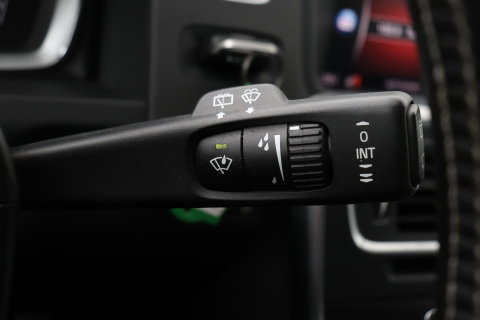 Volvo V60 T4 Business Sport R-Design | Trekhaak | Stoelverwarming | Navigatie | Cruise Control | 18 Inch
