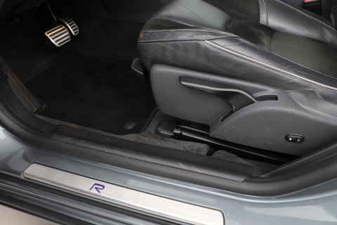 Volvo V60 T4 Business Sport R-Design | Trekhaak | Stoelverwarming | Navigatie | Cruise Control | 18 Inch
