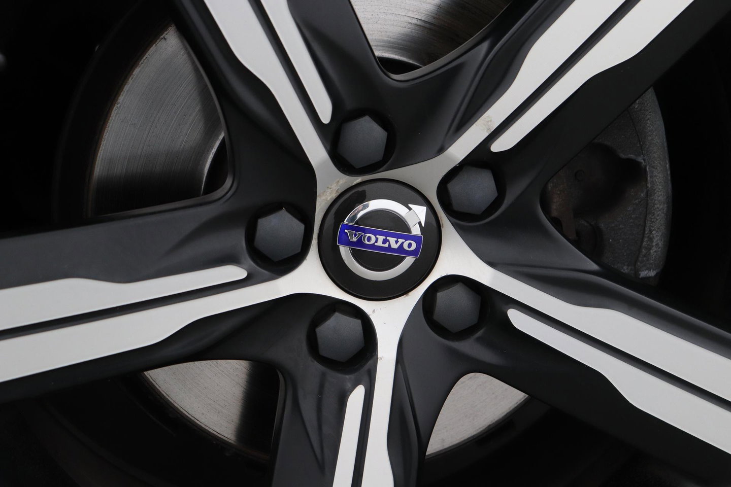 Volvo V60 T4 Business Sport R-Design | Trekhaak | Stoelverwarming | Navigatie | Cruise Control | 18 Inch