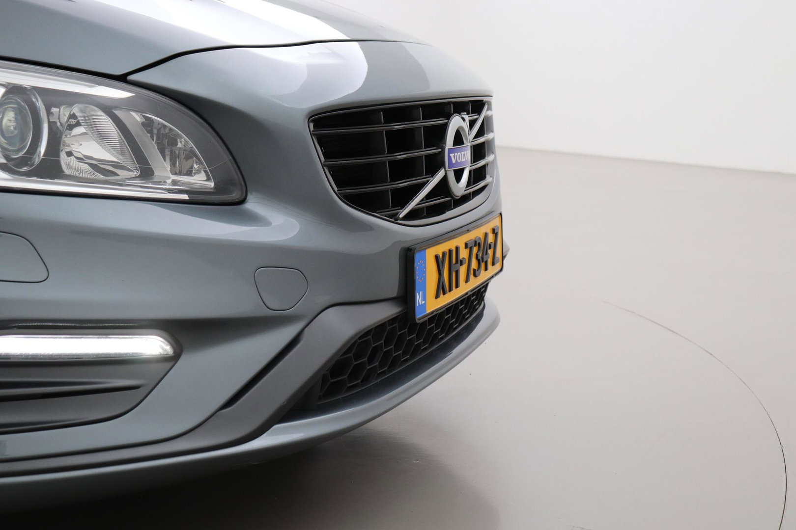 Volvo V60 T4 Business Sport R-Design | Trekhaak | Stoelverwarming | Navigatie | Cruise Control | 18 Inch