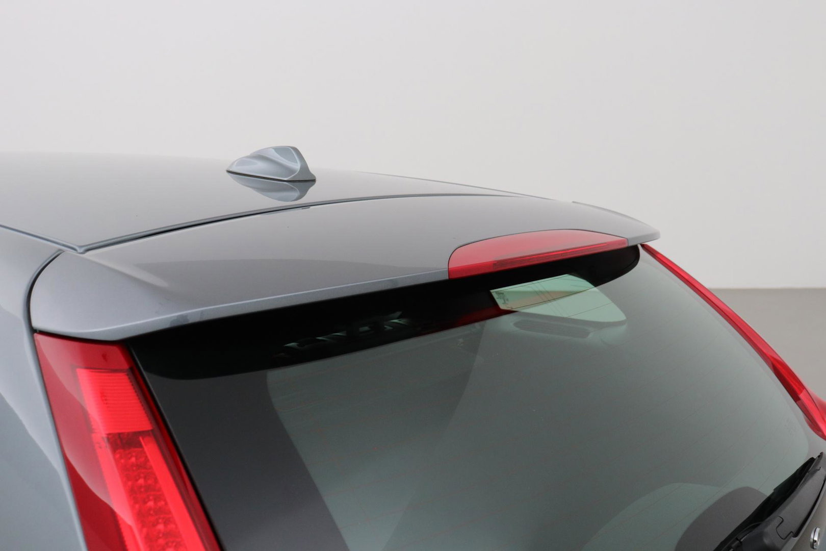 Volvo V60 T4 Business Sport R-Design | Trekhaak | Stoelverwarming | Navigatie | Cruise Control | 18 Inch