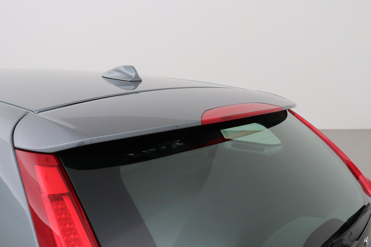 Volvo V60 T4 Business Sport R-Design | Trekhaak | Stoelverwarming | Navigatie | Cruise Control | 18 Inch