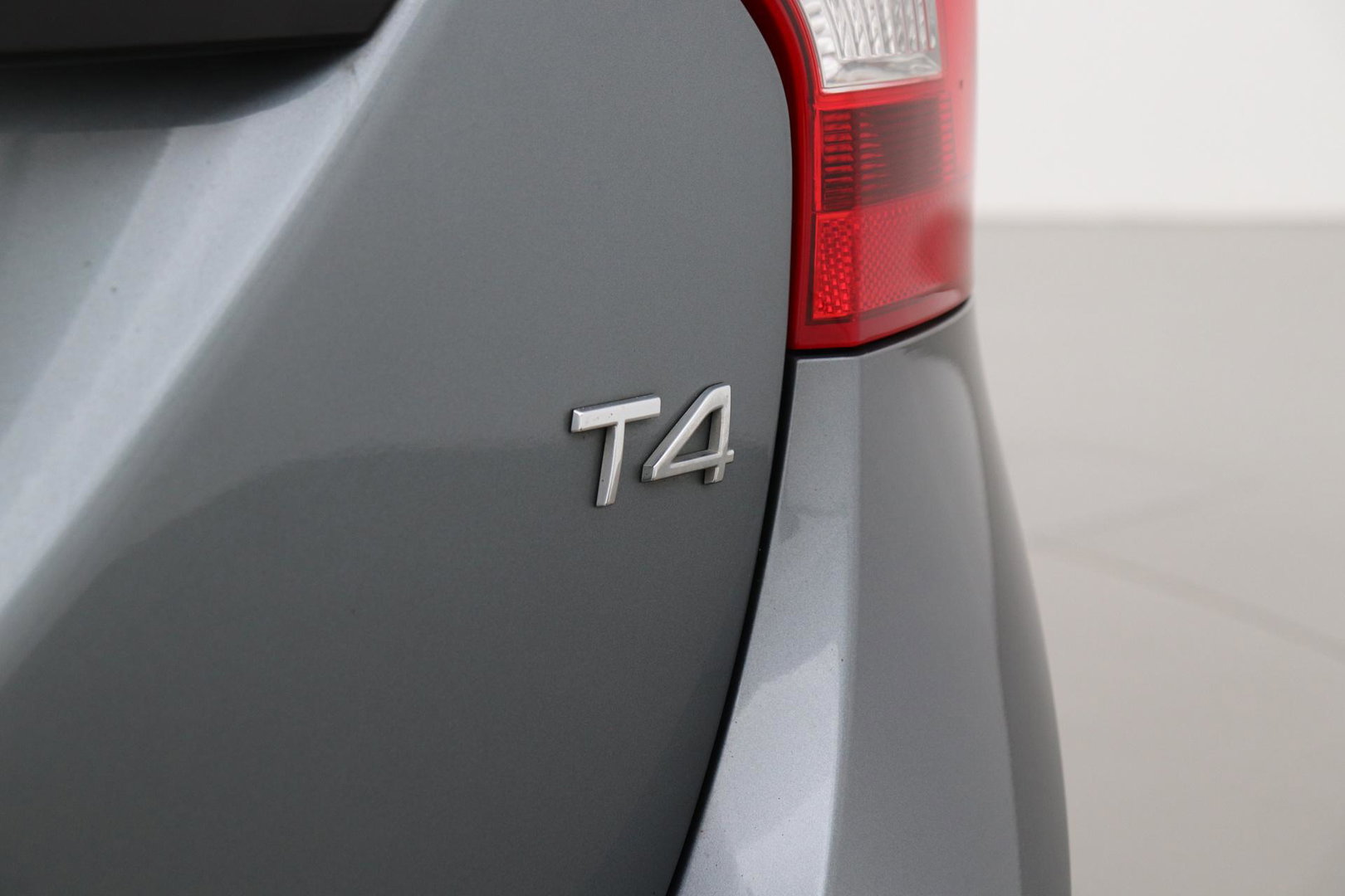 Volvo V60 T4 Business Sport R-Design | Trekhaak | Stoelverwarming | Navigatie | Cruise Control | 18 Inch