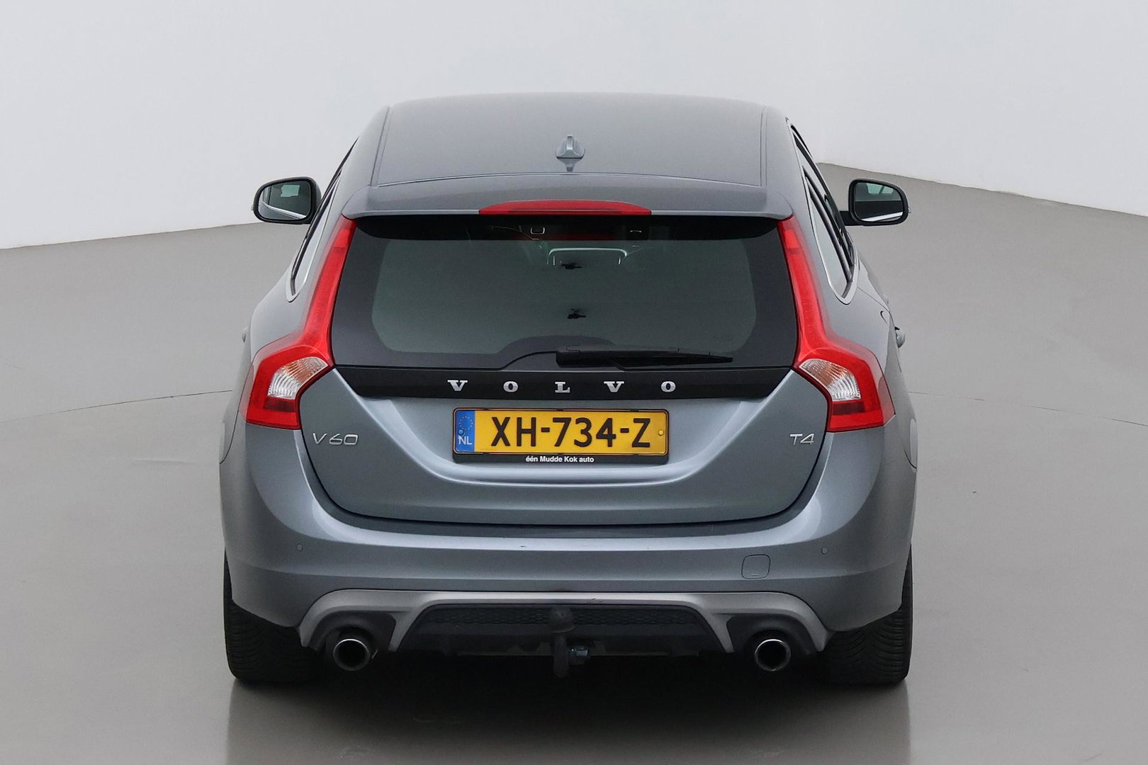 Volvo V60 T4 Business Sport R-Design | Trekhaak | Stoelverwarming | Navigatie | Cruise Control | 18 Inch