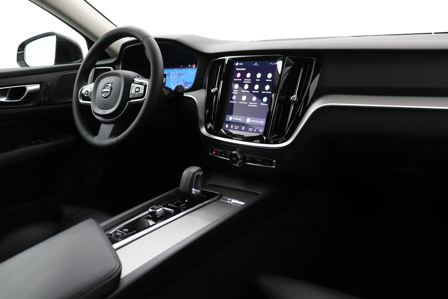 Volvo V60 B4 Plus Bright | ACC | Harman/Kardon | Trekhaak | 360° Camera | Stoel+Stuurverwarming | Keyless | Leder | 18 Inch