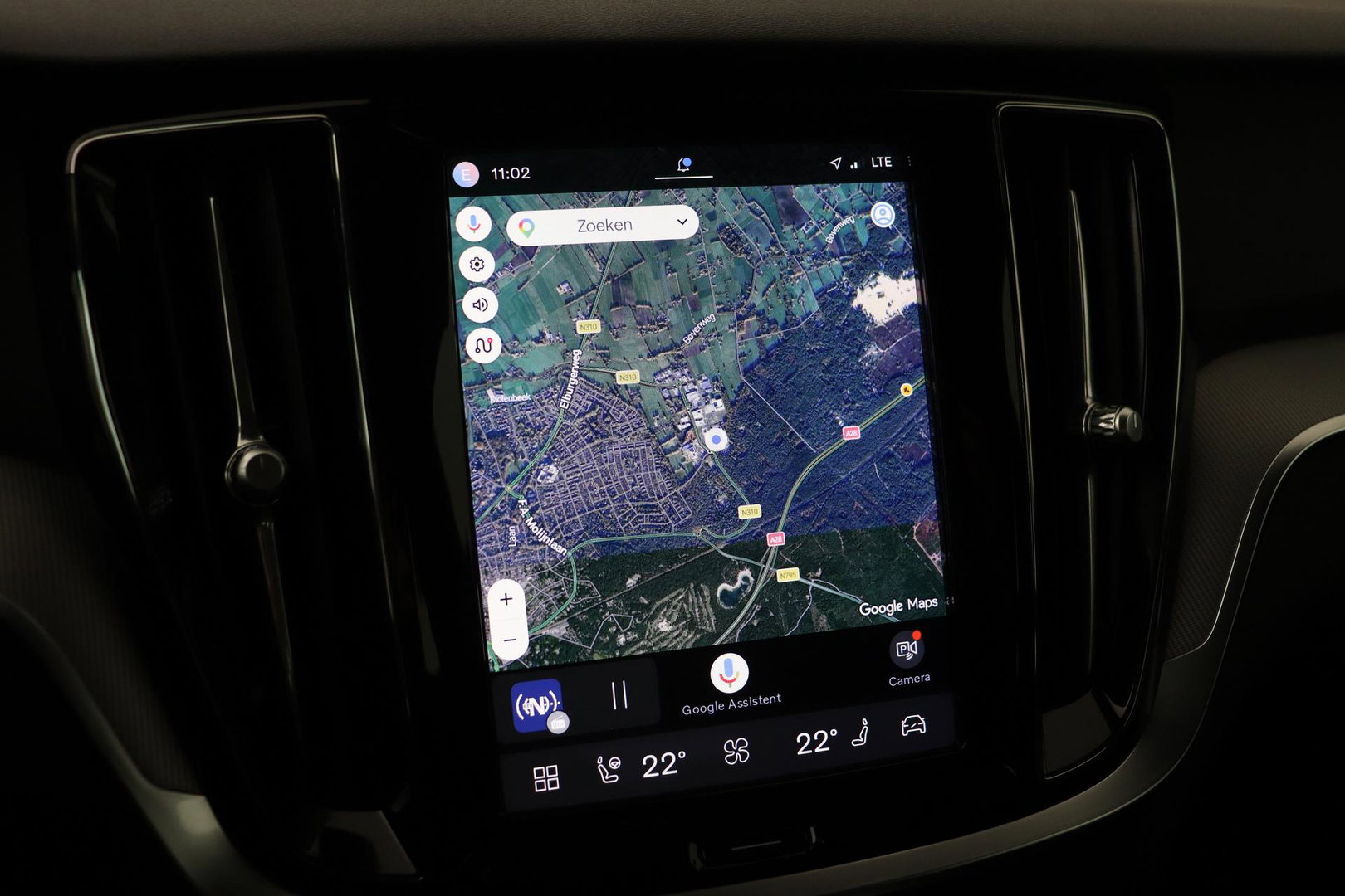 Volvo V60 B4 Plus Bright | ACC | Harman/Kardon | Trekhaak | 360° Camera | Stoel+Stuurverwarming | Keyless | Leder | 18 Inch