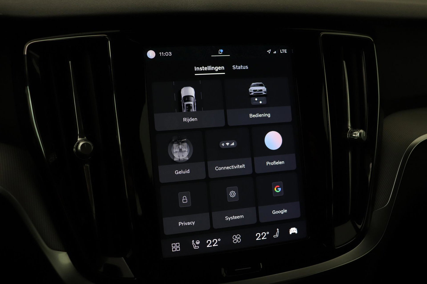 Volvo V60 B4 Plus Bright | ACC | Harman/Kardon | Trekhaak | 360° Camera | Stoel+Stuurverwarming | Keyless | Leder | 18 Inch