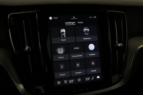 Volvo V60 B4 Plus Bright | ACC | Harman/Kardon | Trekhaak | 360° Camera | Stoel+Stuurverwarming | Keyless | Leder | 18 Inch