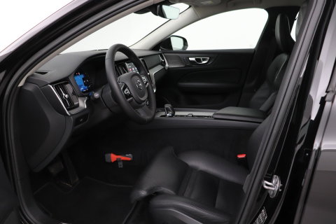 Volvo V60 B4 Plus Bright | ACC | Harman/Kardon | Trekhaak | 360° Camera | Stoel+Stuurverwarming | Keyless | Leder | 18 Inch