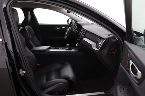 Volvo V60 B4 Plus Bright | ACC | Harman/Kardon | Trekhaak | 360° Camera | Stoel+Stuurverwarming | Keyless | Leder | 18 Inch