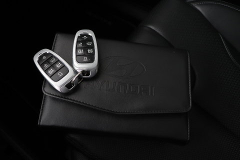 Hyundai Santa Fe 1.6 T-GDI PHEV Premium Plus Sky 7p. | Panoramadak | Stoelventilatie | Head-Up | 360° Camera | Trekhaak | Stoel+stuurverwarming | 20 Inch