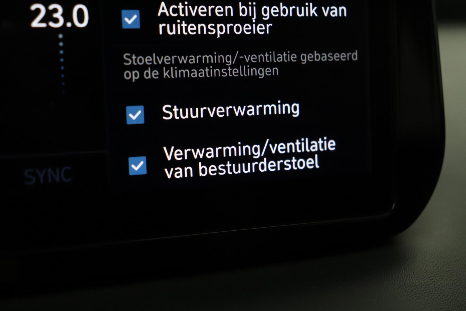 Hyundai Santa Fe 1.6 T-GDI PHEV Premium Plus Sky 7p. | Panoramadak | Stoelventilatie | Head-Up | 360° Camera | Trekhaak | Stoel+stuurverwarming | 20 Inch