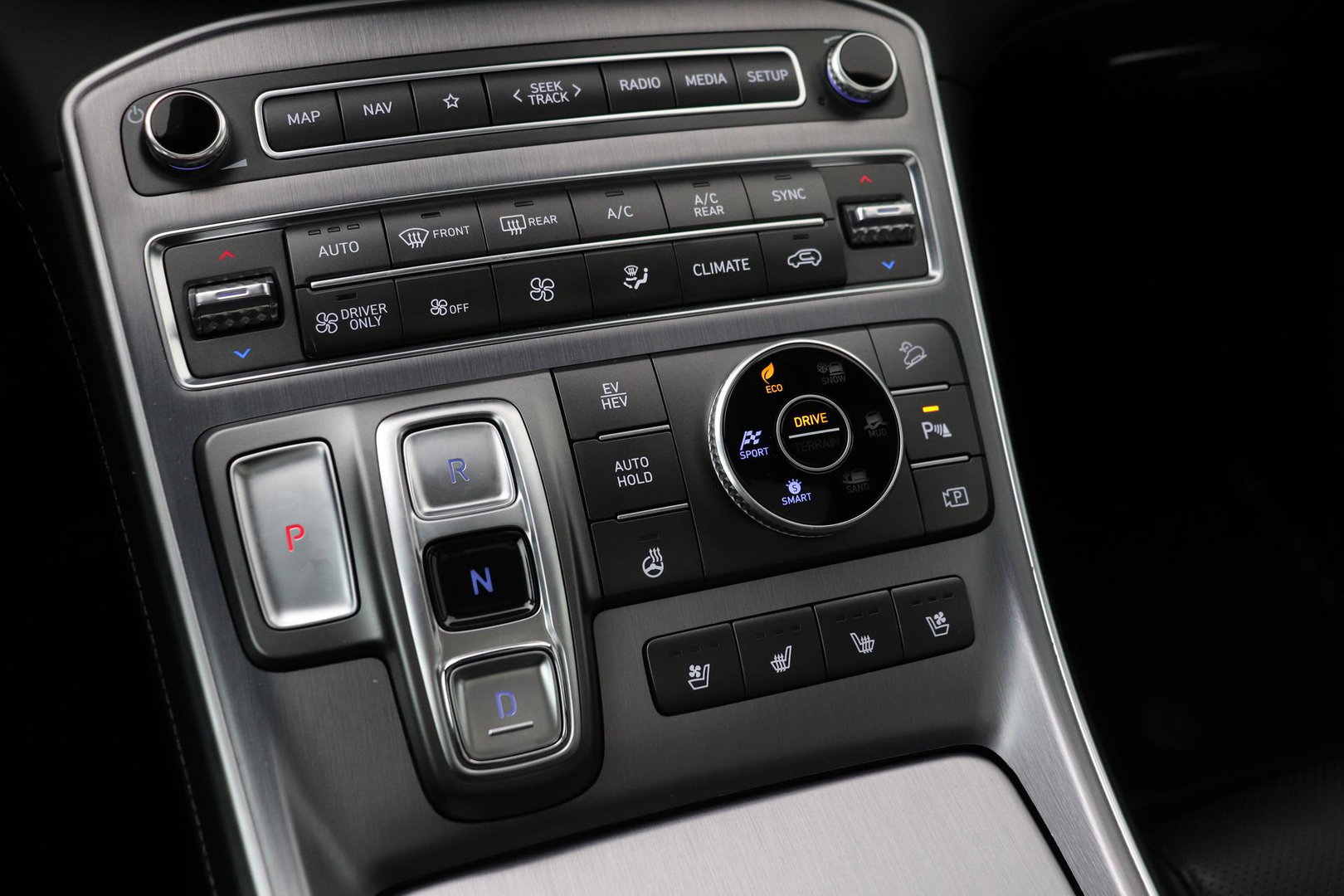 Hyundai Santa Fe 1.6 T-GDI PHEV Premium Plus Sky 7p. | Panoramadak | Stoelventilatie | Head-Up | 360° Camera | Trekhaak | Stoel+stuurverwarming | 20 Inch