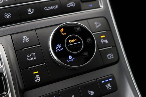 Hyundai Santa Fe 1.6 T-GDI PHEV Premium Plus Sky 7p. | Panoramadak | Stoelventilatie | Head-Up | 360° Camera | Trekhaak | Stoel+stuurverwarming | 20 Inch