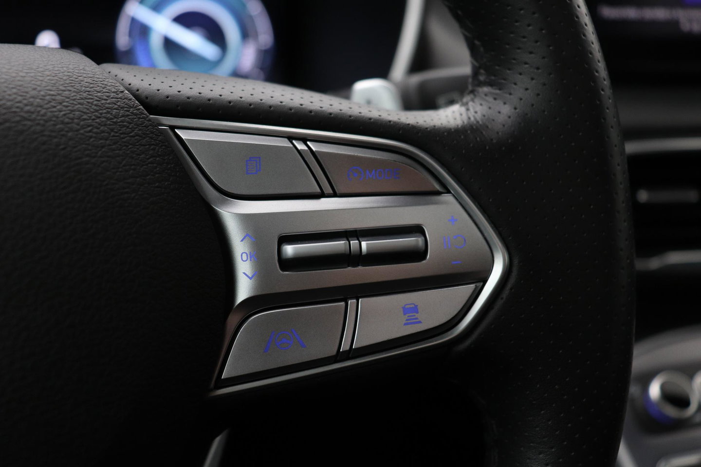 Hyundai Santa Fe 1.6 T-GDI PHEV Premium Plus Sky 7p. | Panoramadak | Stoelventilatie | Head-Up | 360° Camera | Trekhaak | Stoel+stuurverwarming | 20 Inch