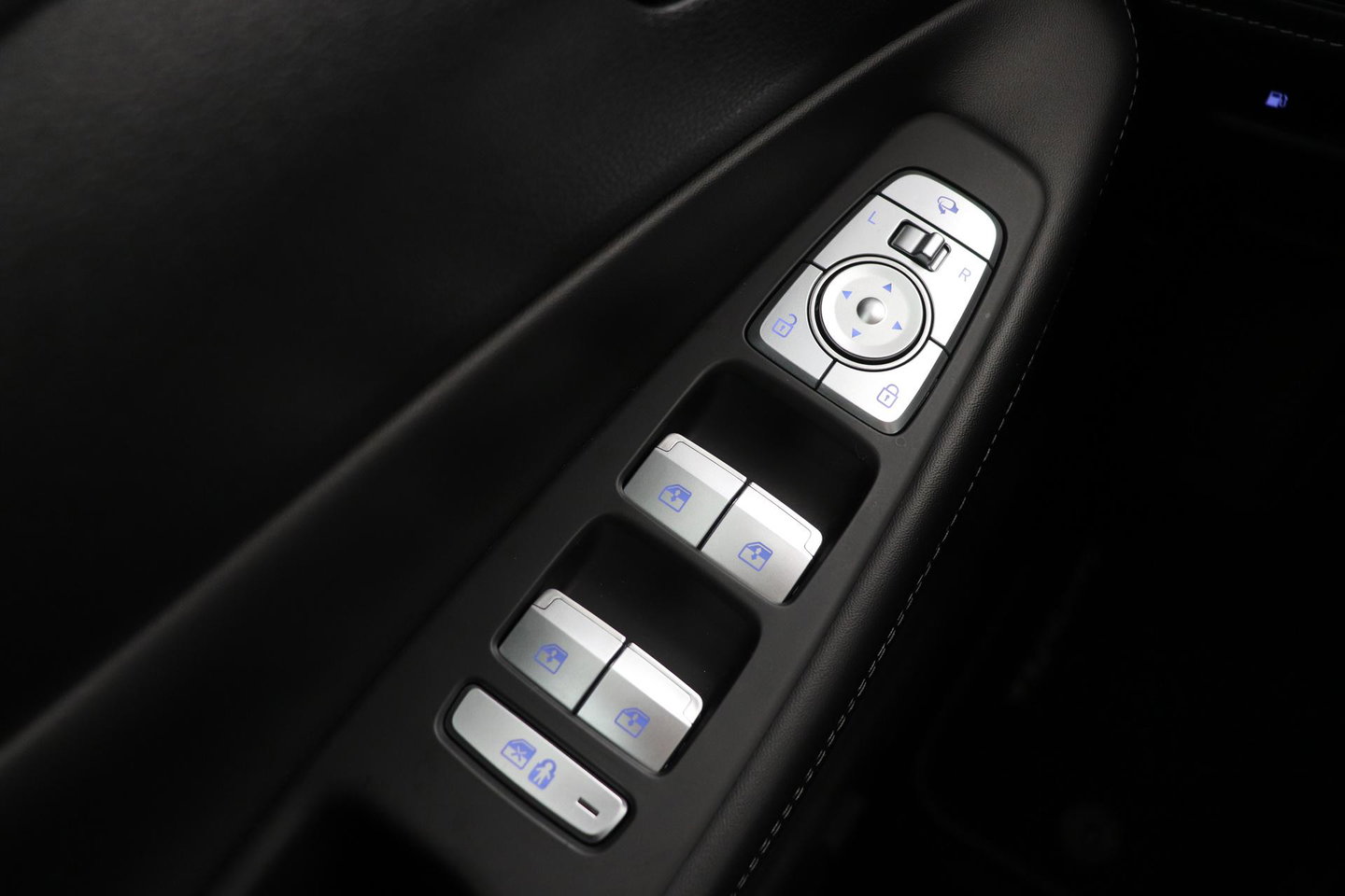 Hyundai Santa Fe 1.6 T-GDI PHEV Premium Plus Sky 7p. | Panoramadak | Stoelventilatie | Head-Up | 360° Camera | Trekhaak | Stoel+stuurverwarming | 20 Inch