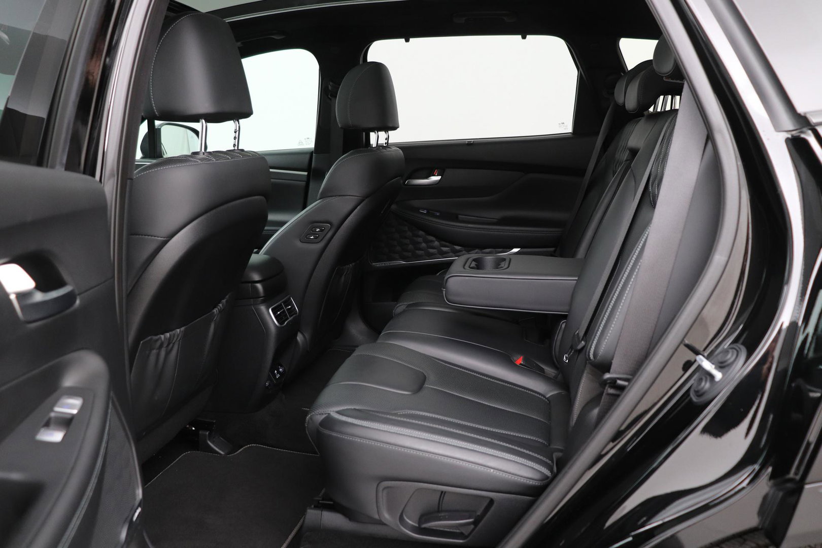 Hyundai Santa Fe 1.6 T-GDI PHEV Premium Plus Sky 7p. | Panoramadak | Stoelventilatie | Head-Up | 360° Camera | Trekhaak | Stoel+stuurverwarming | 20 Inch