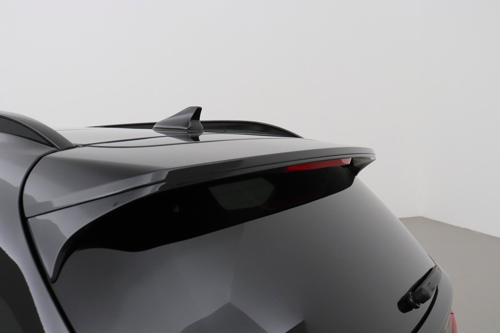 Hyundai Santa Fe 1.6 T-GDI PHEV Premium Plus Sky 7p. | Panoramadak | Stoelventilatie | Head-Up | 360° Camera | Trekhaak | Stoel+stuurverwarming | 20 Inch