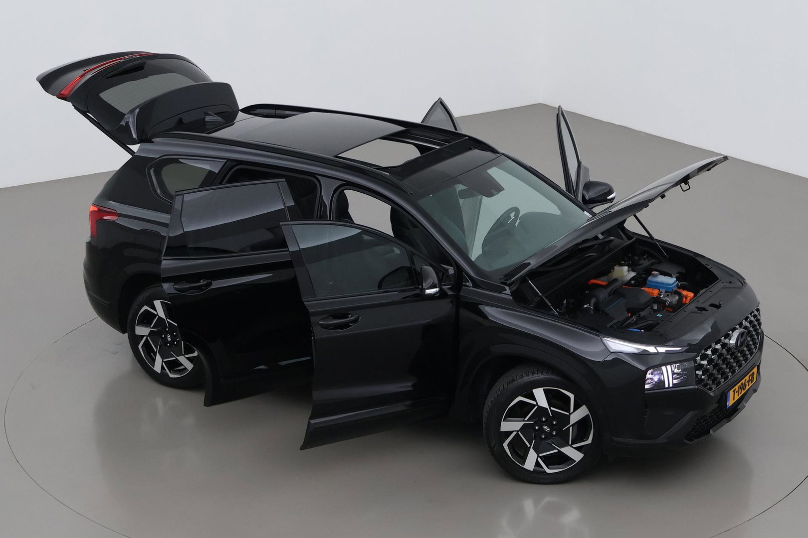 Hyundai Santa Fe 1.6 T-GDI PHEV Premium Plus Sky 7p. | Panoramadak | Stoelventilatie | Head-Up | 360° Camera | Trekhaak | Stoel+stuurverwarming | 20 Inch