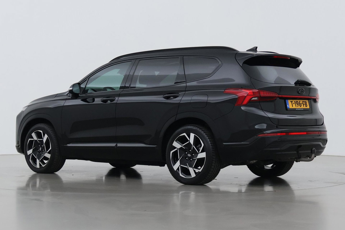 Hyundai Santa Fe 1.6 T-GDI PHEV Premium Plus Sky 7p. | Panoramadak | Stoelventilatie | Head-Up | 360° Camera | Trekhaak | Stoel+stuurverwarming | 20 Inch