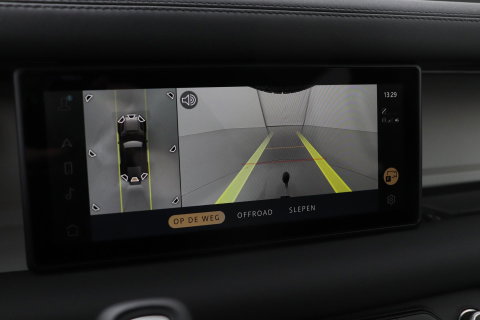 Land Rover Defender 110 P400e X-Dynamic SE | Panoramadak | Trekhaak | Luchtvering | 360° Camera | Meridian | Stoel+Stuurverwarming | BLIS | ACC