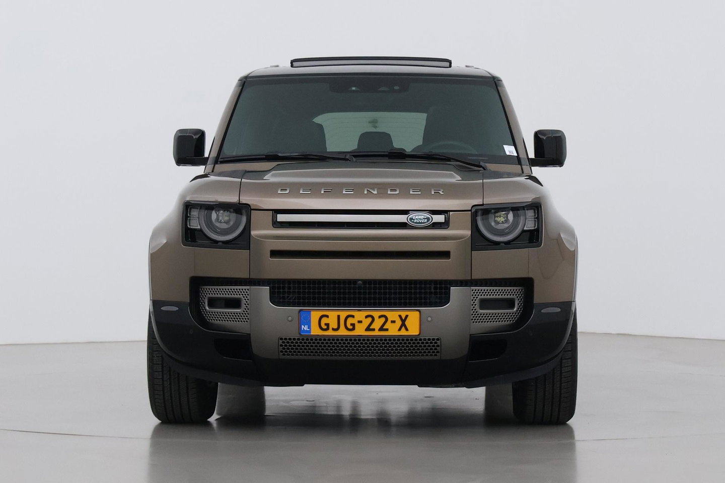 Land Rover Defender 110 P400e X-Dynamic SE | Panoramadak | Trekhaak | Luchtvering | 360° Camera | Meridian | Stoel+Stuurverwarming | BLIS | ACC