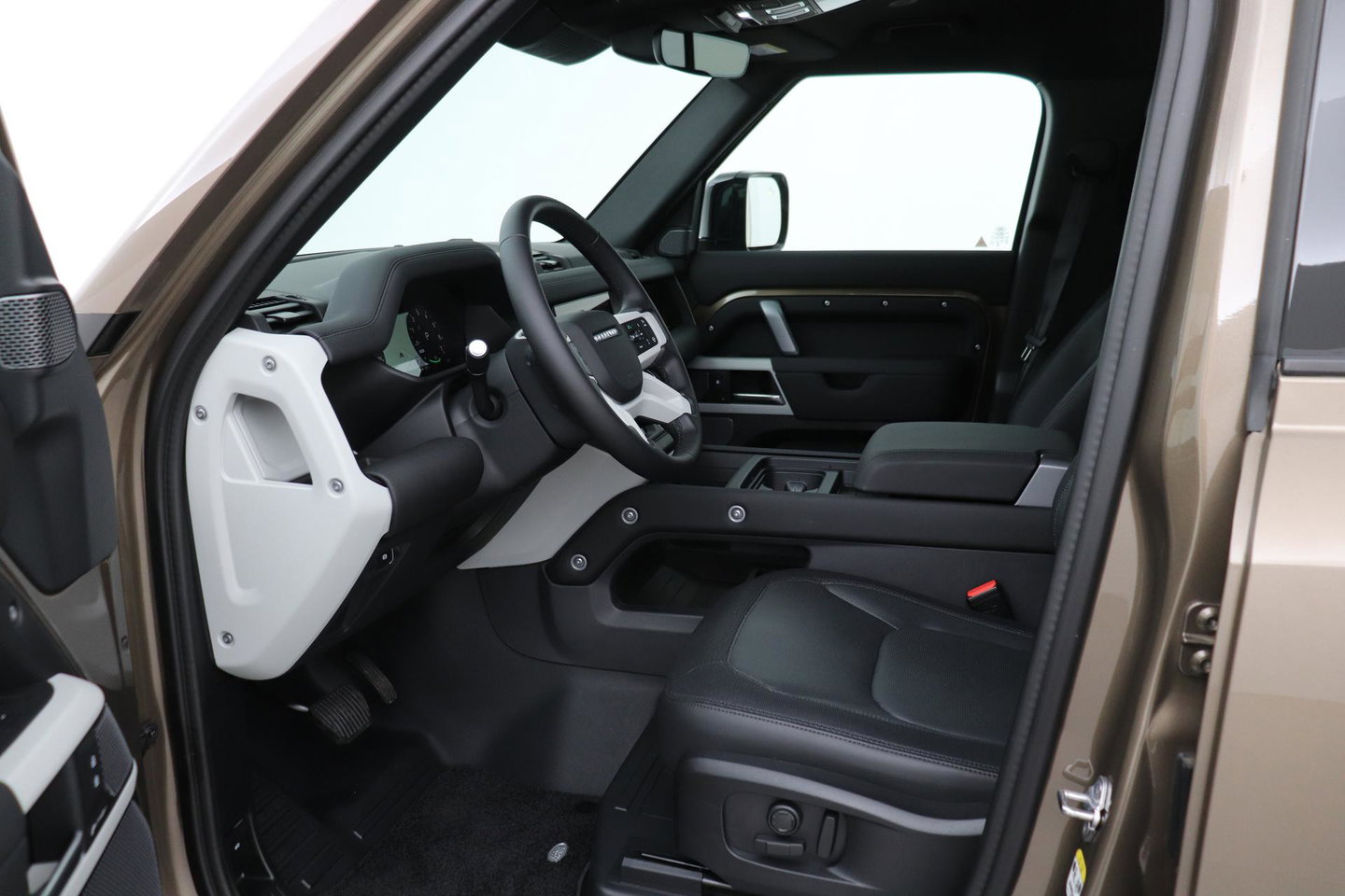Land Rover Defender 110 P400e X-Dynamic SE | Panoramadak | Trekhaak | Luchtvering | 360° Camera | Meridian | Stoel+Stuurverwarming | BLIS | ACC