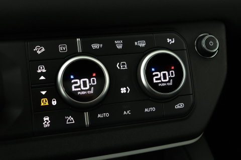 Land Rover Defender 110 P400e X-Dynamic SE | Panoramadak | Trekhaak | Luchtvering | 360° Camera | Meridian | Stoel+Stuurverwarming | BLIS | ACC
