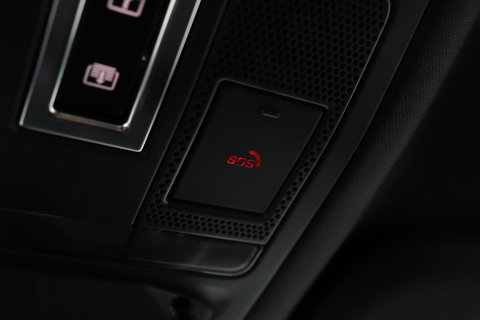 Land Rover Defender 110 P400e X-Dynamic SE | Panoramadak | Trekhaak | Luchtvering | 360° Camera | Meridian | Stoel+Stuurverwarming | BLIS | ACC