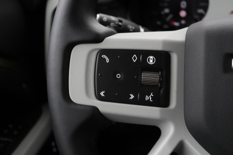 Land Rover Defender 110 P400e X-Dynamic SE | Panoramadak | Trekhaak | Luchtvering | 360° Camera | Meridian | Stoel+Stuurverwarming | BLIS | ACC
