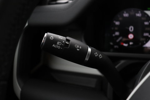 Land Rover Defender 110 P400e X-Dynamic SE | Panoramadak | Trekhaak | Luchtvering | 360° Camera | Meridian | Stoel+Stuurverwarming | BLIS | ACC