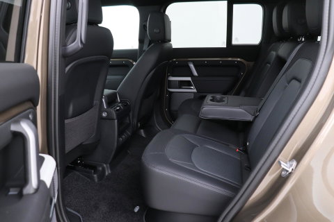 Land Rover Defender 110 P400e X-Dynamic SE | Panoramadak | Trekhaak | Luchtvering | 360° Camera | Meridian | Stoel+Stuurverwarming | BLIS | ACC