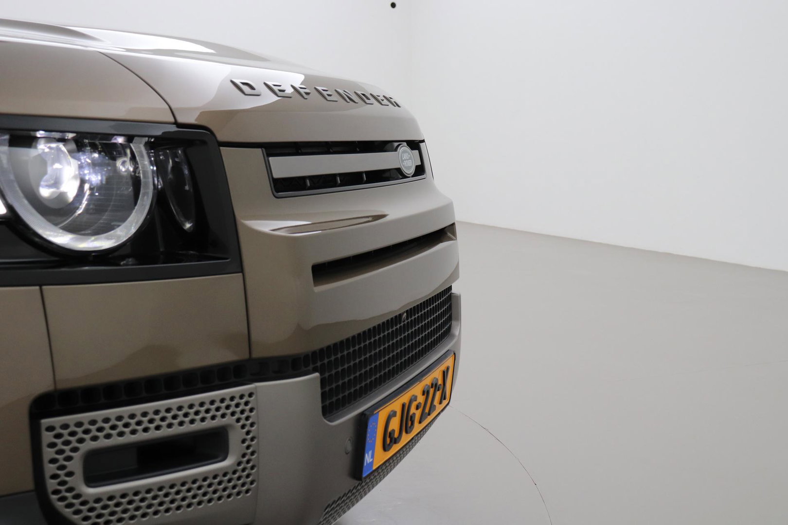 Land Rover Defender 110 P400e X-Dynamic SE | Panoramadak | Trekhaak | Luchtvering | 360° Camera | Meridian | Stoel+Stuurverwarming | BLIS | ACC