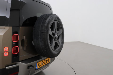 Land Rover Defender 110 P400e X-Dynamic SE | Panoramadak | Trekhaak | Luchtvering | 360° Camera | Meridian | Stoel+Stuurverwarming | BLIS | ACC