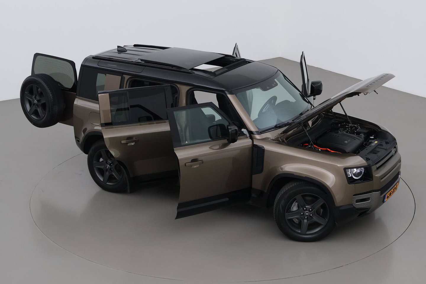 Land Rover Defender 110 P400e X-Dynamic SE | Panoramadak | Trekhaak | Luchtvering | 360° Camera | Meridian | Stoel+Stuurverwarming | BLIS | ACC