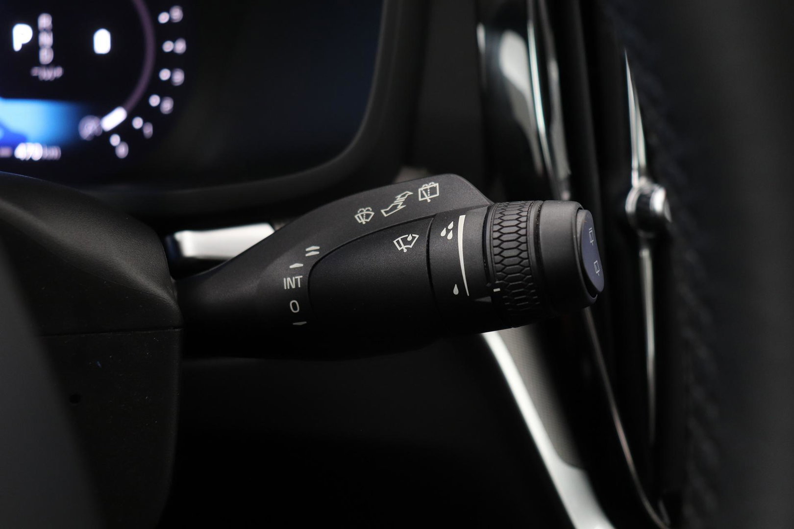 Volvo V60 B4 Plus Bright | ACC | Harman/Kardon | Trekhaak | 360° Camera | Stoel+Stuurverwarming | Keyless | Leder | 18 Inch