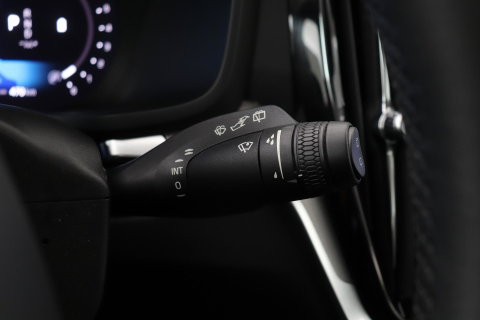 Volvo V60 B4 Plus Bright | ACC | Harman/Kardon | Trekhaak | 360° Camera | Stoel+Stuurverwarming | Keyless | Leder | 18 Inch