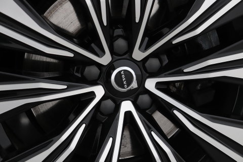 Volvo V60 B4 Plus Bright | ACC | Harman/Kardon | Trekhaak | 360° Camera | Stoel+Stuurverwarming | Keyless | Leder | 18 Inch