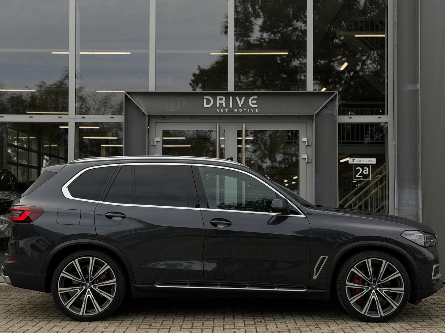 BMW X5 xDrive45e High Ex xLine |SkyLounge|Massage/Ventilatie|22" Bmw Individual|Laser|Entertainment Prof|M-Sport stuurwiel