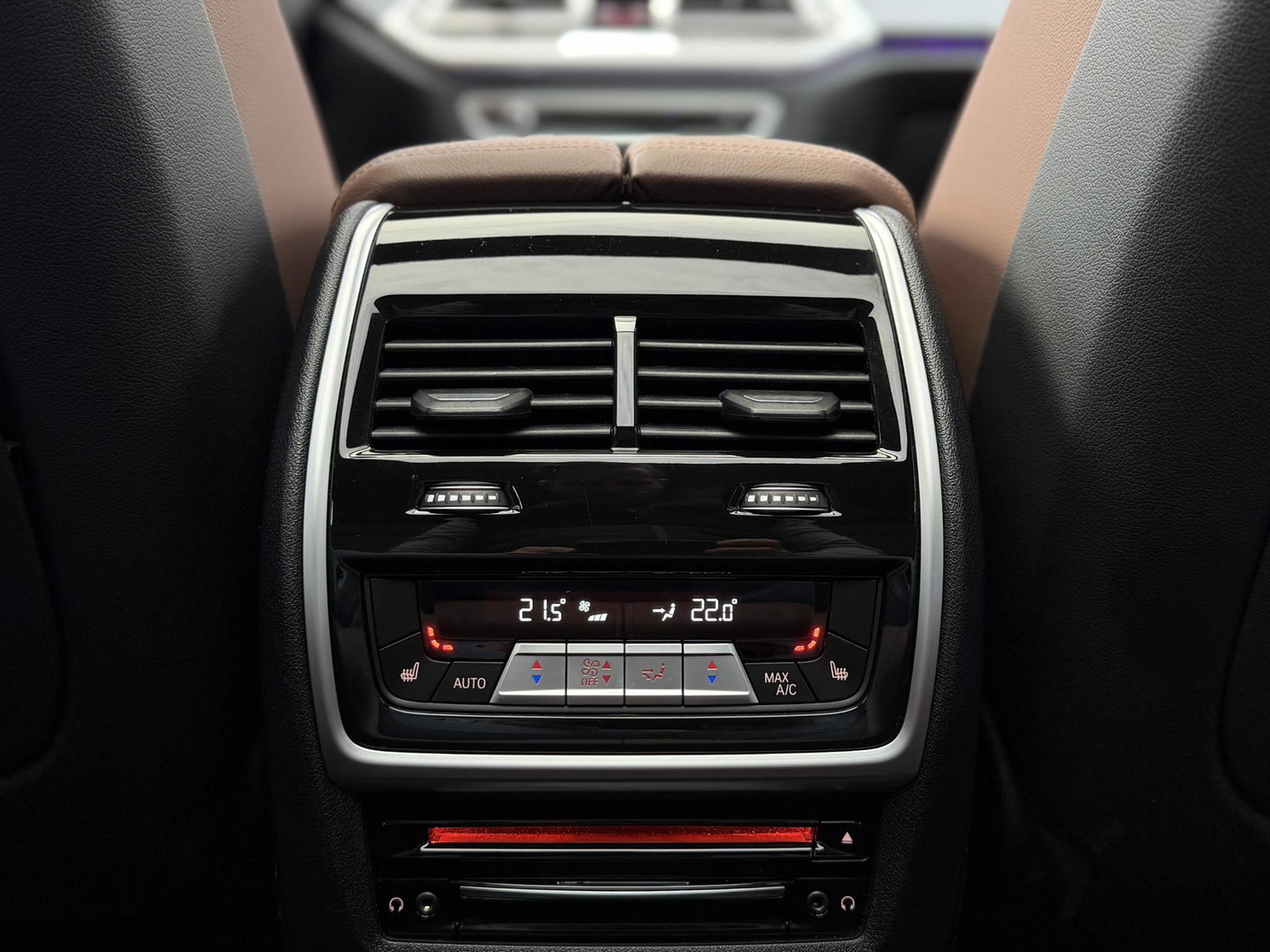 BMW X5 xDrive45e High Ex xLine |SkyLounge|Massage/Ventilatie|22" Bmw Individual|Laser|Entertainment Prof|M-Sport stuurwiel