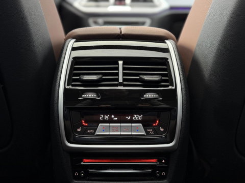 BMW X5 xDrive45e High Ex xLine |SkyLounge|Massage/Ventilatie|22" Bmw Individual|Laser|Entertainment Prof|M-Sport stuurwiel