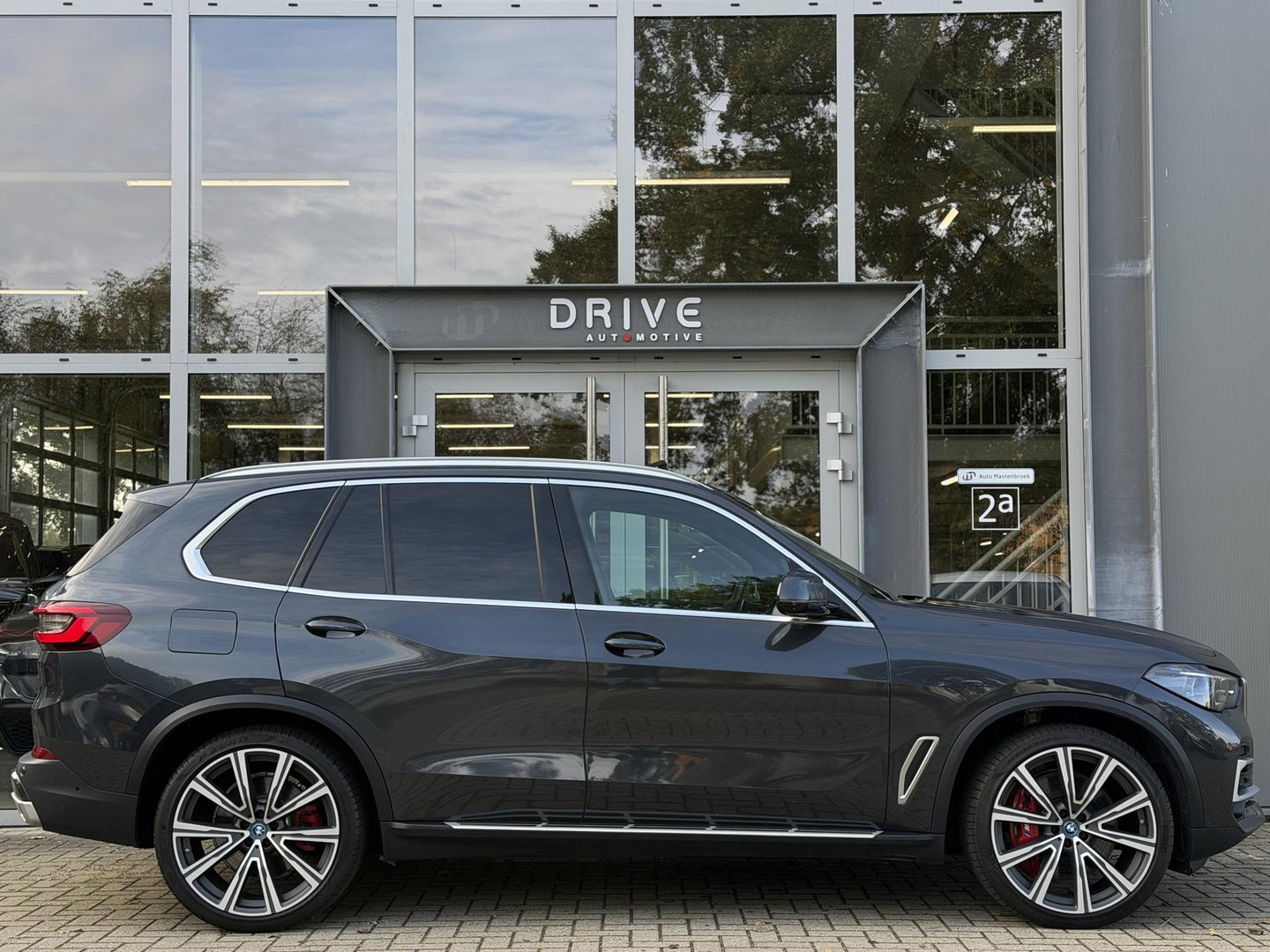BMW X5 xDrive45e High Ex xLine |SkyLounge|Massage/Ventilatie|22" Bmw Individual|Laser|Entertainment Prof|M-Sport stuurwiel