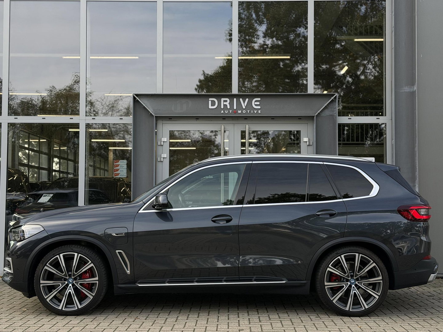 BMW X5 xDrive45e High Ex xLine |SkyLounge|Massage/Ventilatie|22" Bmw Individual|Laser|Entertainment Prof|M-Sport stuurwiel