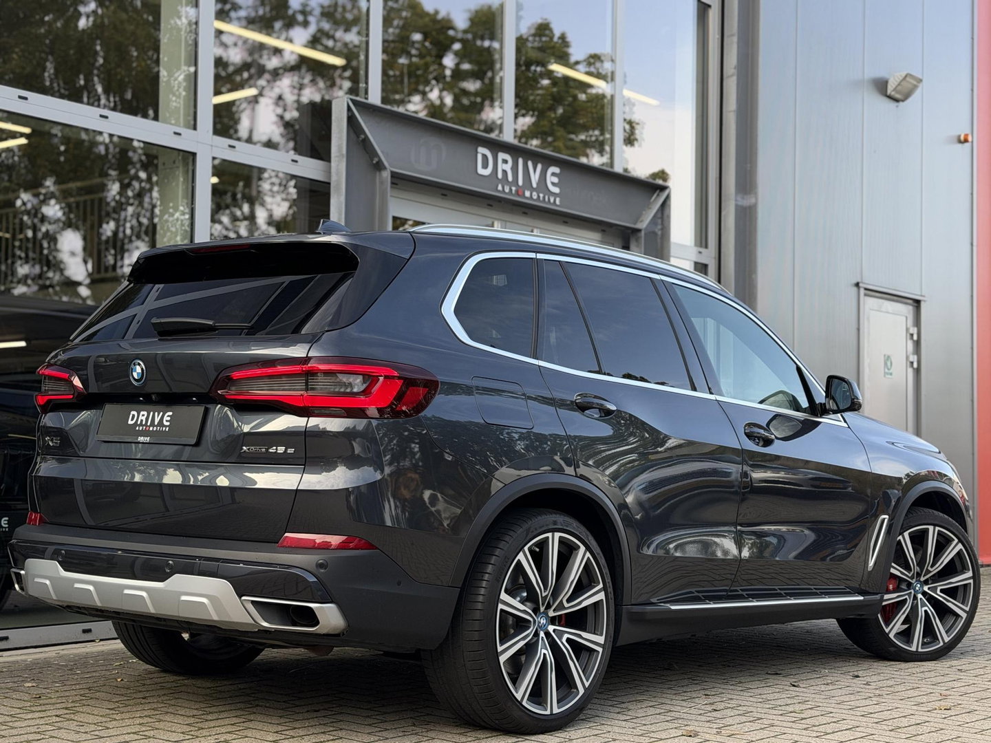 BMW X5 xDrive45e High Ex xLine |SkyLounge|Massage/Ventilatie|22" Bmw Individual|Laser|Entertainment Prof|M-Sport stuurwiel