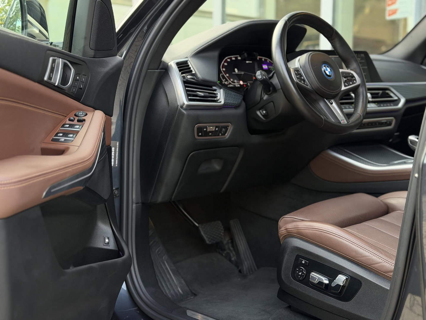 BMW X5 xDrive45e High Ex xLine |SkyLounge|Massage/Ventilatie|22" Bmw Individual|Laser|Entertainment Prof|M-Sport stuurwiel