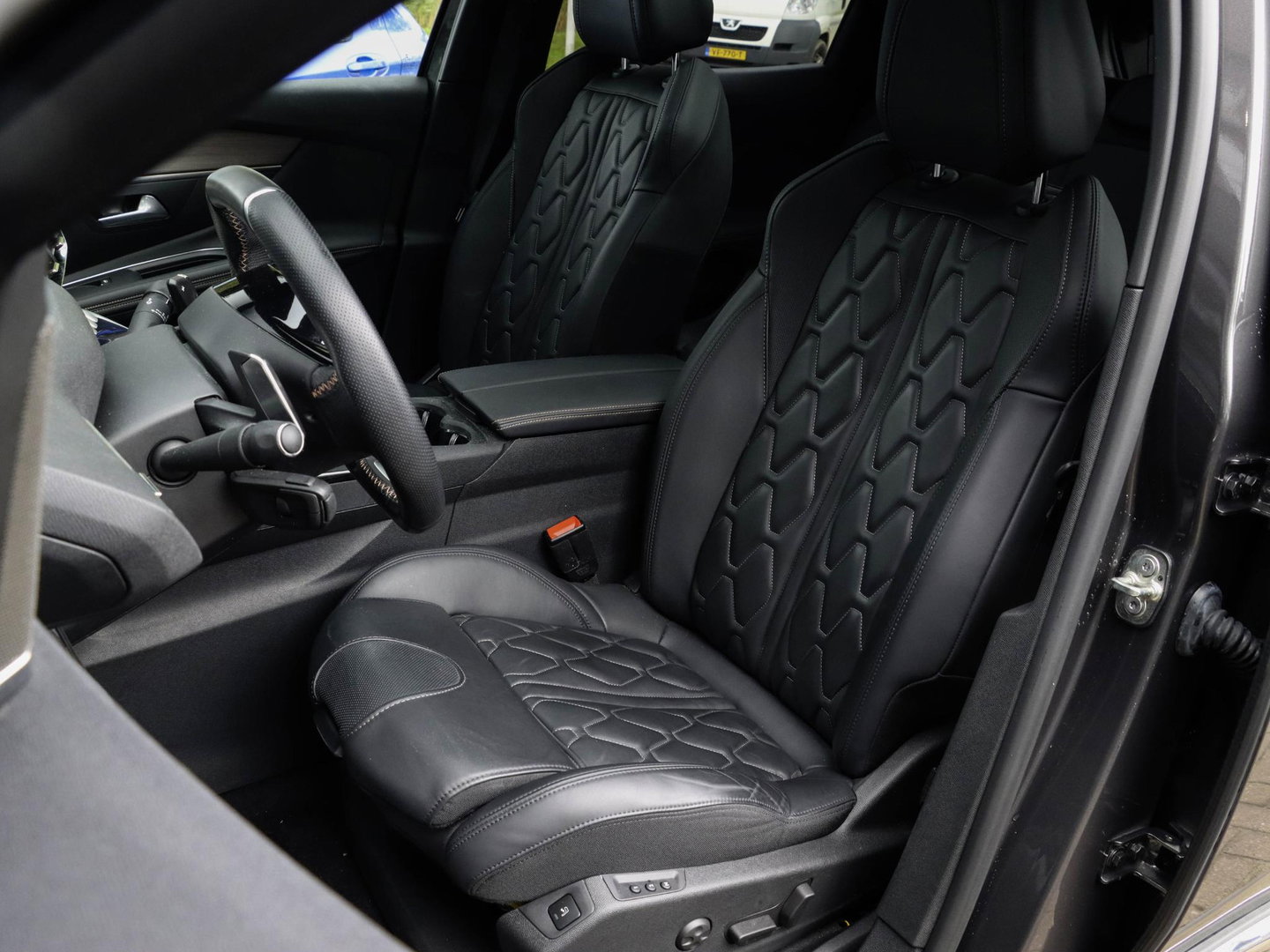 Peugeot 3008 1.6 HYbrid4 300 GT Trekhaak Focal Panodak NappaLeer SoH 95% Dealeronderhouden!