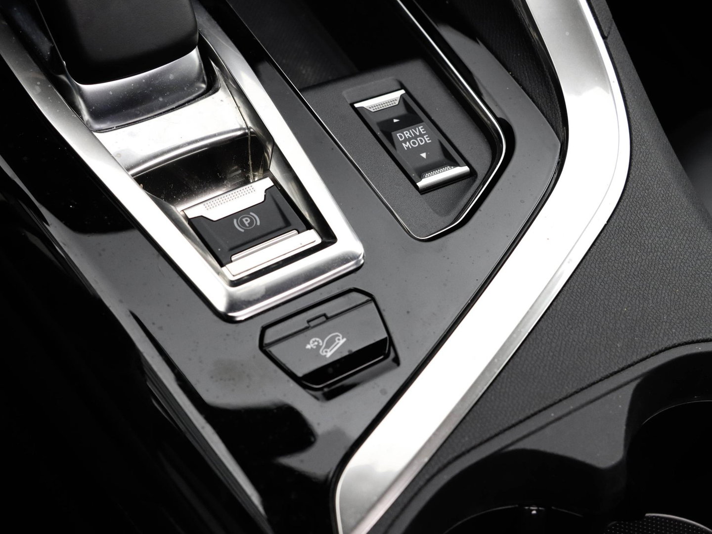 Peugeot 3008 1.6 HYbrid4 300 GT Trekhaak Focal Panodak NappaLeer SoH 95% Dealeronderhouden!