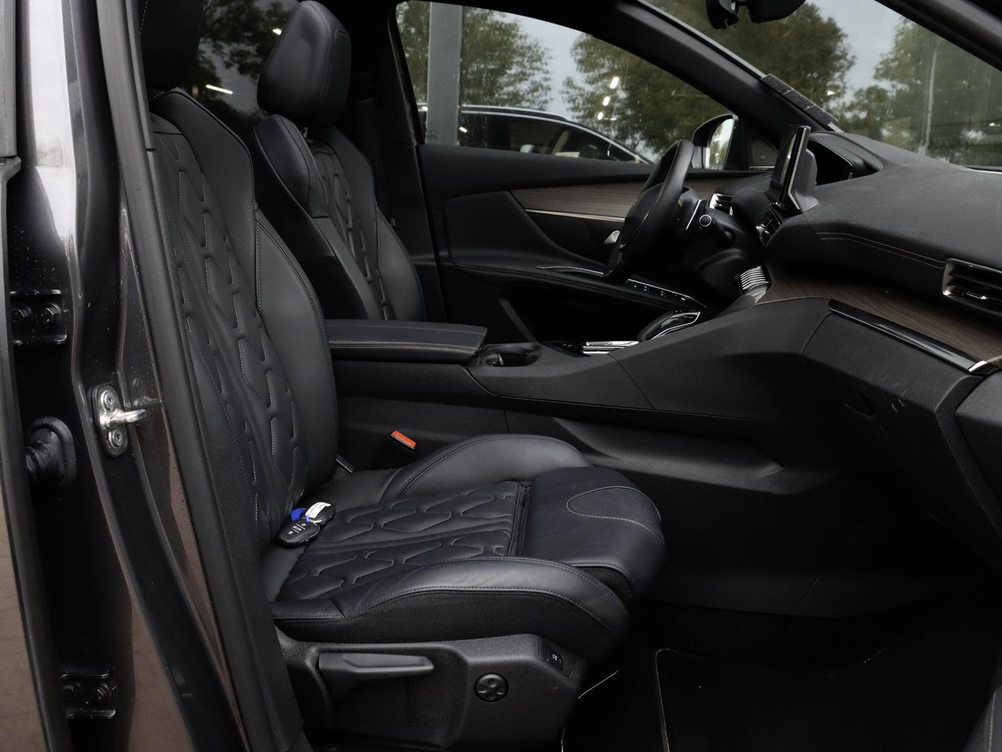 Peugeot 3008 1.6 HYbrid4 300 GT Trekhaak Focal Panodak NappaLeer SoH 95% Dealeronderhouden!