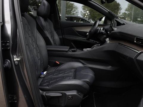 Peugeot 3008 1.6 HYbrid4 300 GT Trekhaak Focal Panodak NappaLeer SoH 95% Dealeronderhouden!